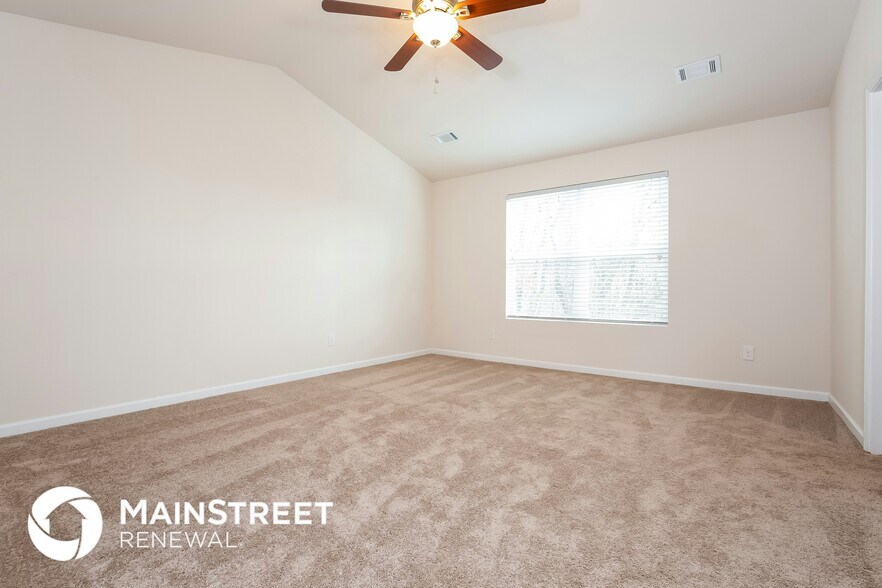 Building Photo - 2507 Queen Bee Dr