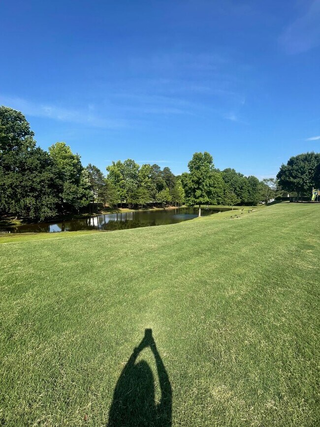 Building Photo - Lovely 3 Bedroom Home in Greer Near Gibb S...