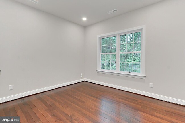 Building Photo - 6526 Dearborn Dr