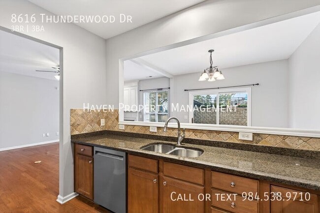 Building Photo - 8616 Thunderwood Dr