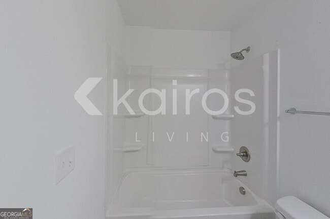Building Photo - 306 Silver Maple Ln