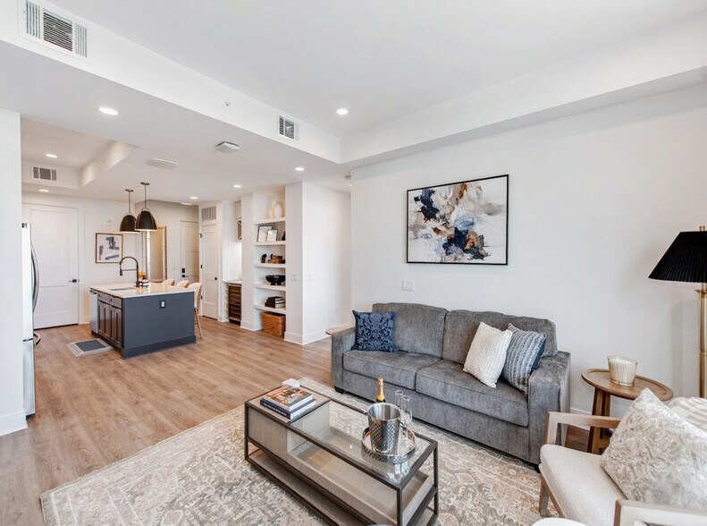 Building Photo - 14020 Stream Wy