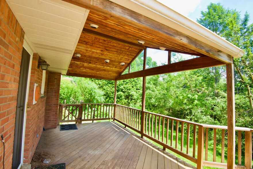 Building Photo - 1149 Sunrise Dr