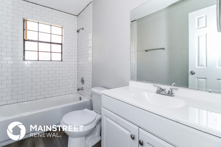 Building Photo - 4126 Barnstable Cove