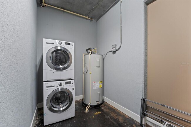 Building Photo - 150 E Robinson St