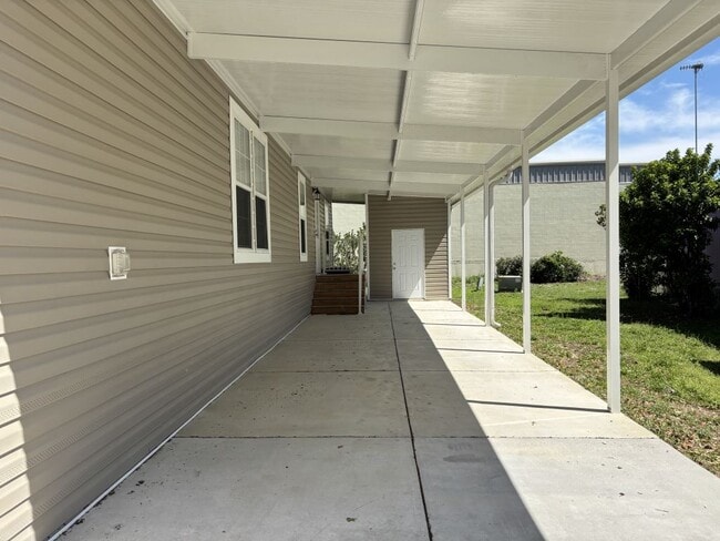 Building Photo - 2323 NW 46th Ct