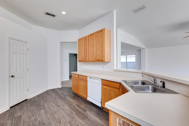 Building Photo - 8614 Derry Dr