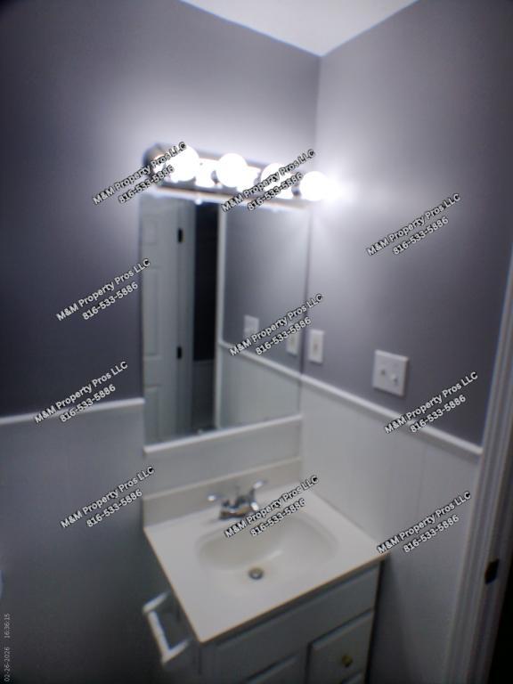 Building Photo - 7024 N Winchester Ave