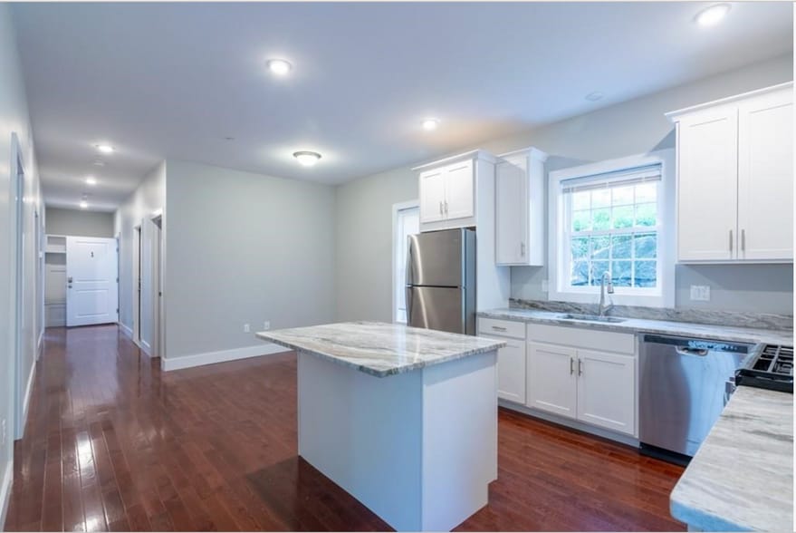 Building Photo - 33 Covington St