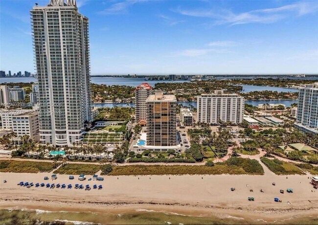 Building Photo - 6423 Collins Ave