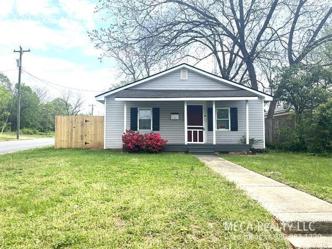 Building Photo - 320 Skyland Ave