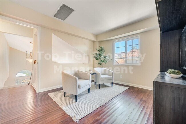 Building Photo - ***Beautiful 3 bed / 2.5 bath / 1,975 sqft House in the Vista/Shadowridge Neighborhood - Availabl...
