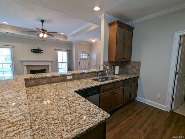 Building Photo - 1412 Prairie Oak Dr