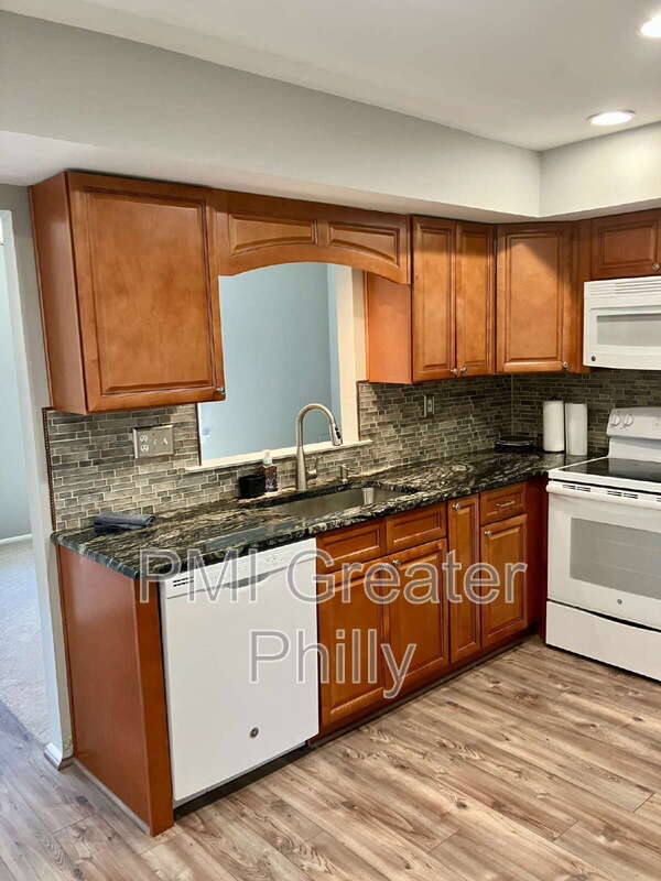 Building Photo - 2466 Brandon Ct