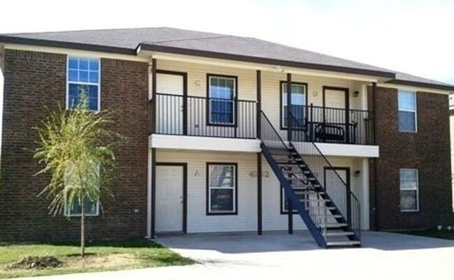 Building Photo - AVAILABLE SOON!