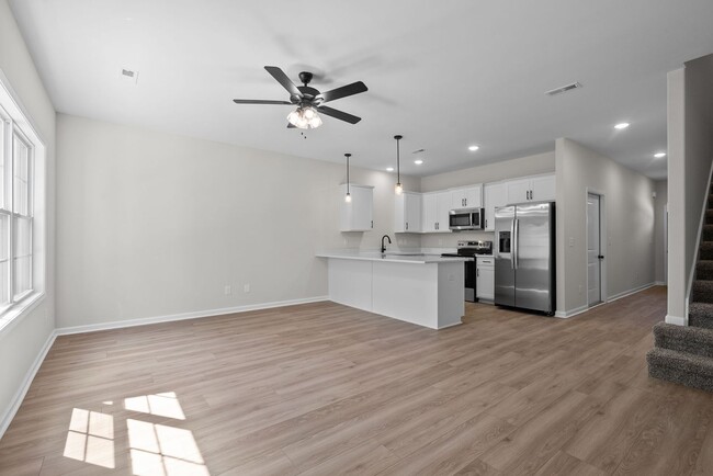 Building Photo - New Construction! GARBAGE/LAWN INCLUDED! N...