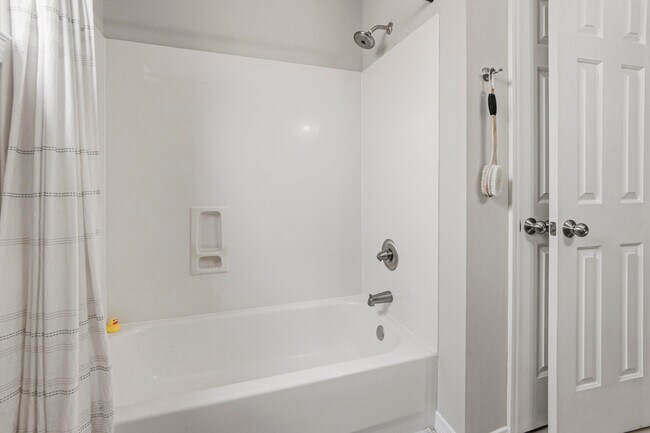 Building Photo - 855 Mande Ct