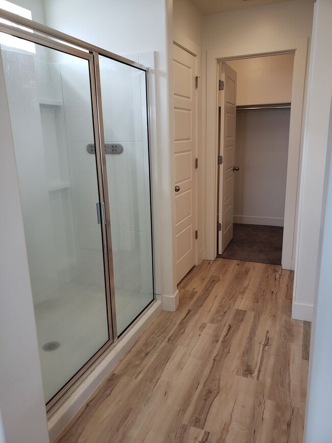 Building Photo - Trails and more at this Harvest Park Home in Mapleton!!