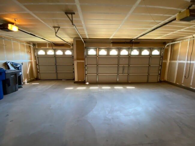 Building Photo - Broadstone 3 Bedroom + Office AND a 3 Car Garage Single Story with Low Maintenance Backyard