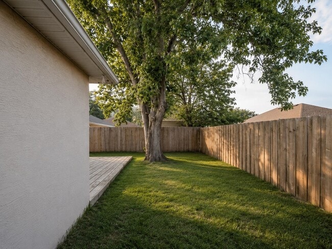 Building Photo - 405 Island View Cir