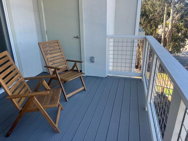 Building Photo - Spacious 3 Bedroom 2 Full Bath Condo with Stunning Views and Energy Savings