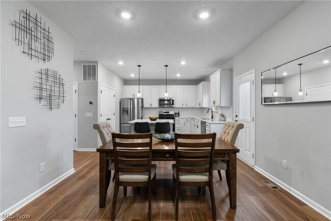 Building Photo - 64 Brewster Dr