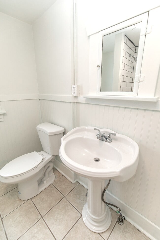 Building Photo - 347 High St