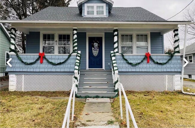 Building Photo - 61 Violet Ave