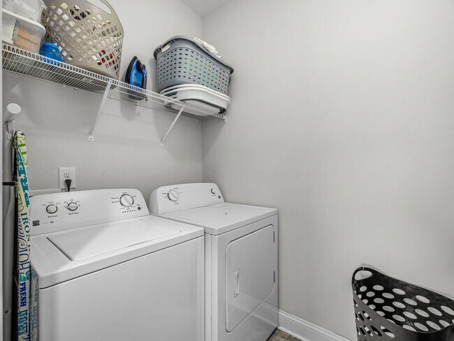 Building Photo - Towne Pointe Community