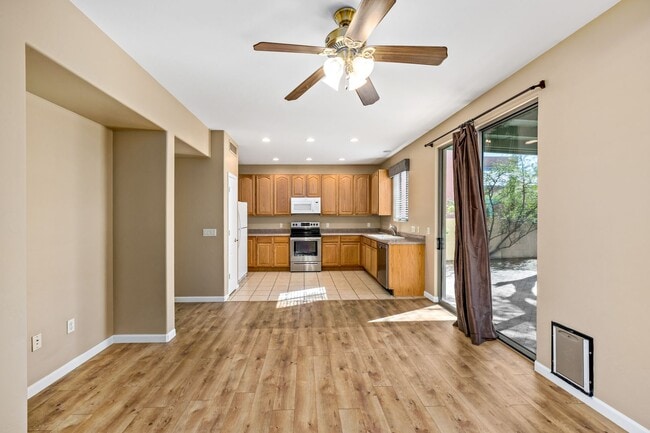 Building Photo - Paseo Estrella Gem at the base of Tucson icon A mountain! Minutes away from DownTown Tucson!