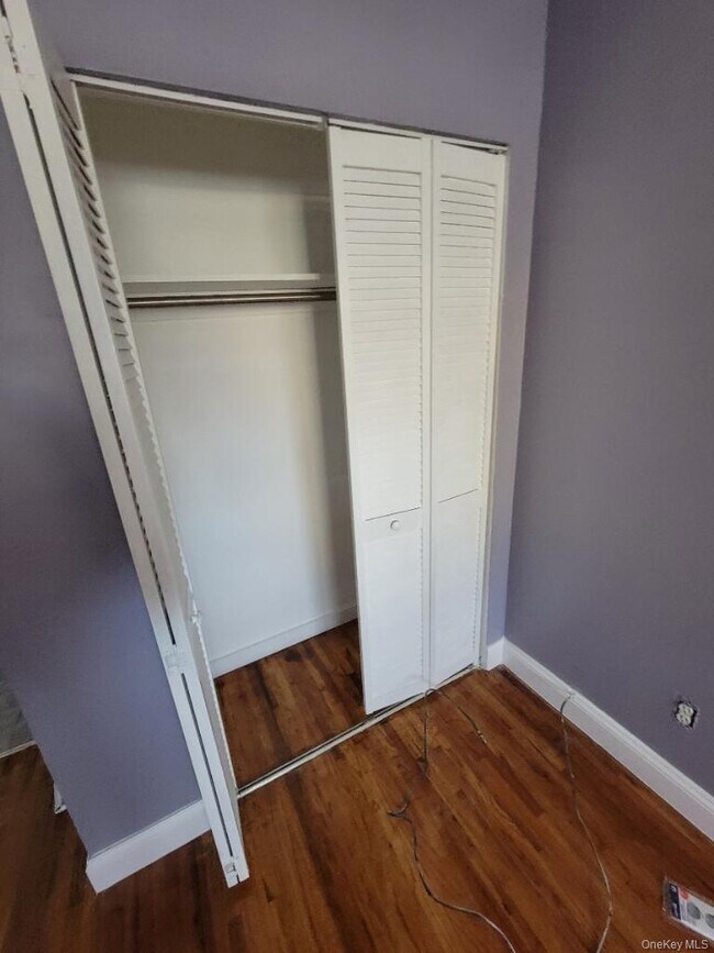 Building Photo - 449 Bolton Ave