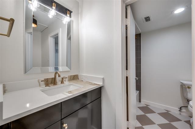 Building Photo - 4616 W Lovers Ln