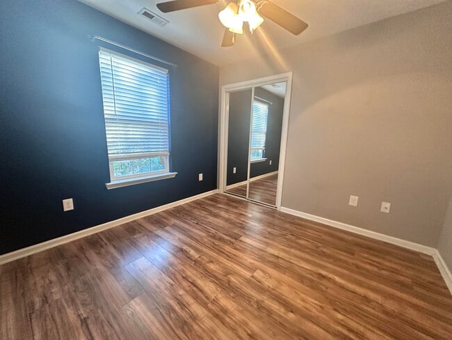 Building Photo - 2443 Morlynn Dr