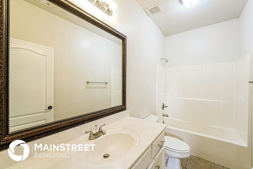 Building Photo - 244 Willow View Cir