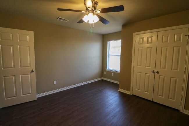 Building Photo - 3009 Breton St