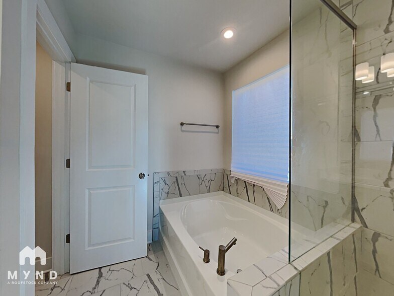 Building Photo - 2330 Aria Park Dr