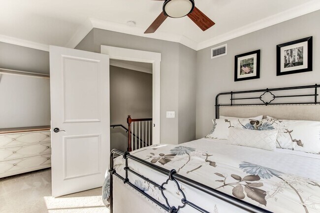 Building Photo - Luxury 3BR Townhome  in Savannah
