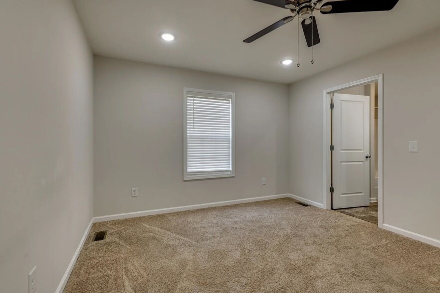 Building Photo - 555 Cainsville Rd