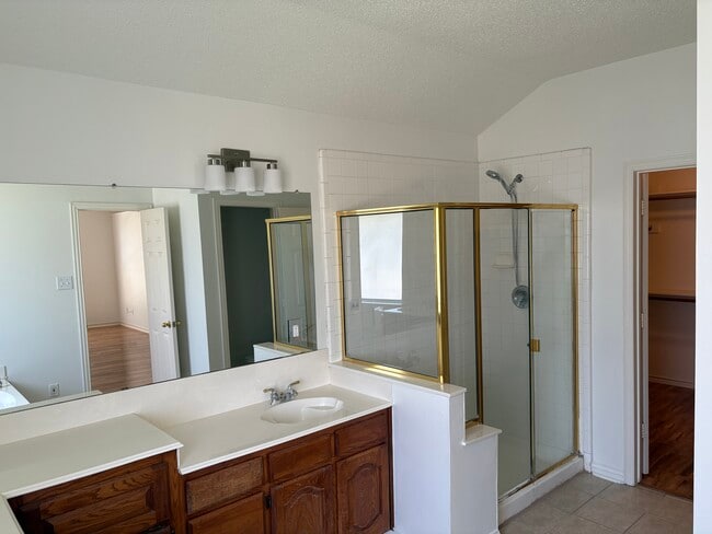 Building Photo - 514 Big Oak Ct