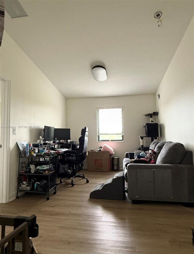 Building Photo - 481 NE 194th Terrace