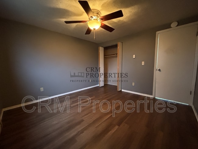 Building Photo - 1330 S Jay St