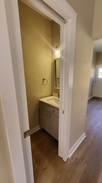 Building Photo - 1912 N Talbott St