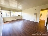 Building Photo - 4737 1/2 Beverly Blvd-