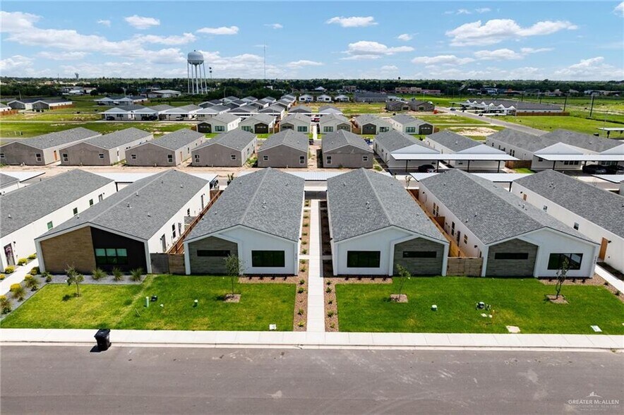 Building Photo - 2700 Mockingbird Rd