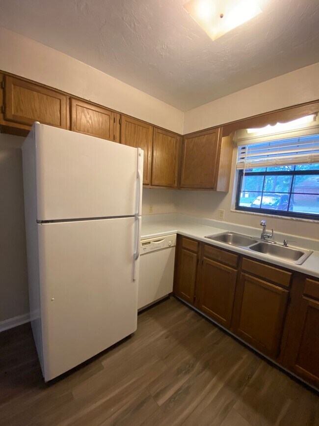 Building Photo - 3701 Bentley Dr