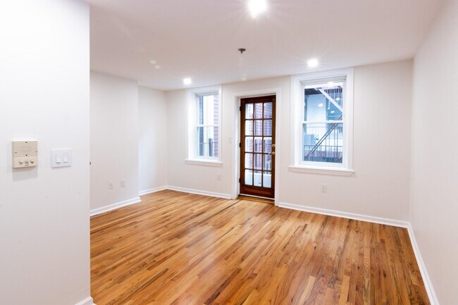 Building Photo - 110 Morris St