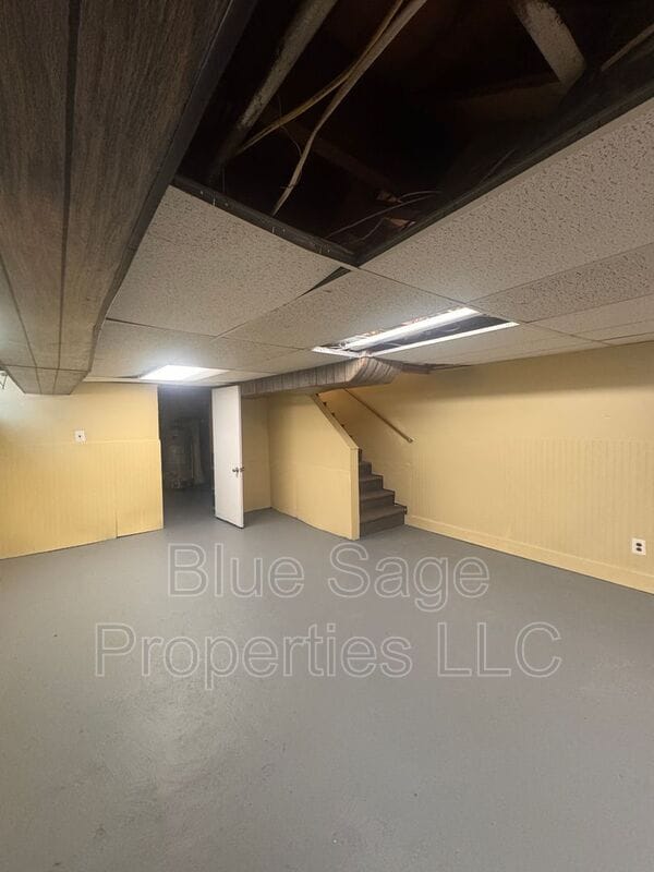 Building Photo - 1024 Broad St