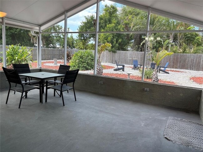 Building Photo - 1008 Estremadura Dr