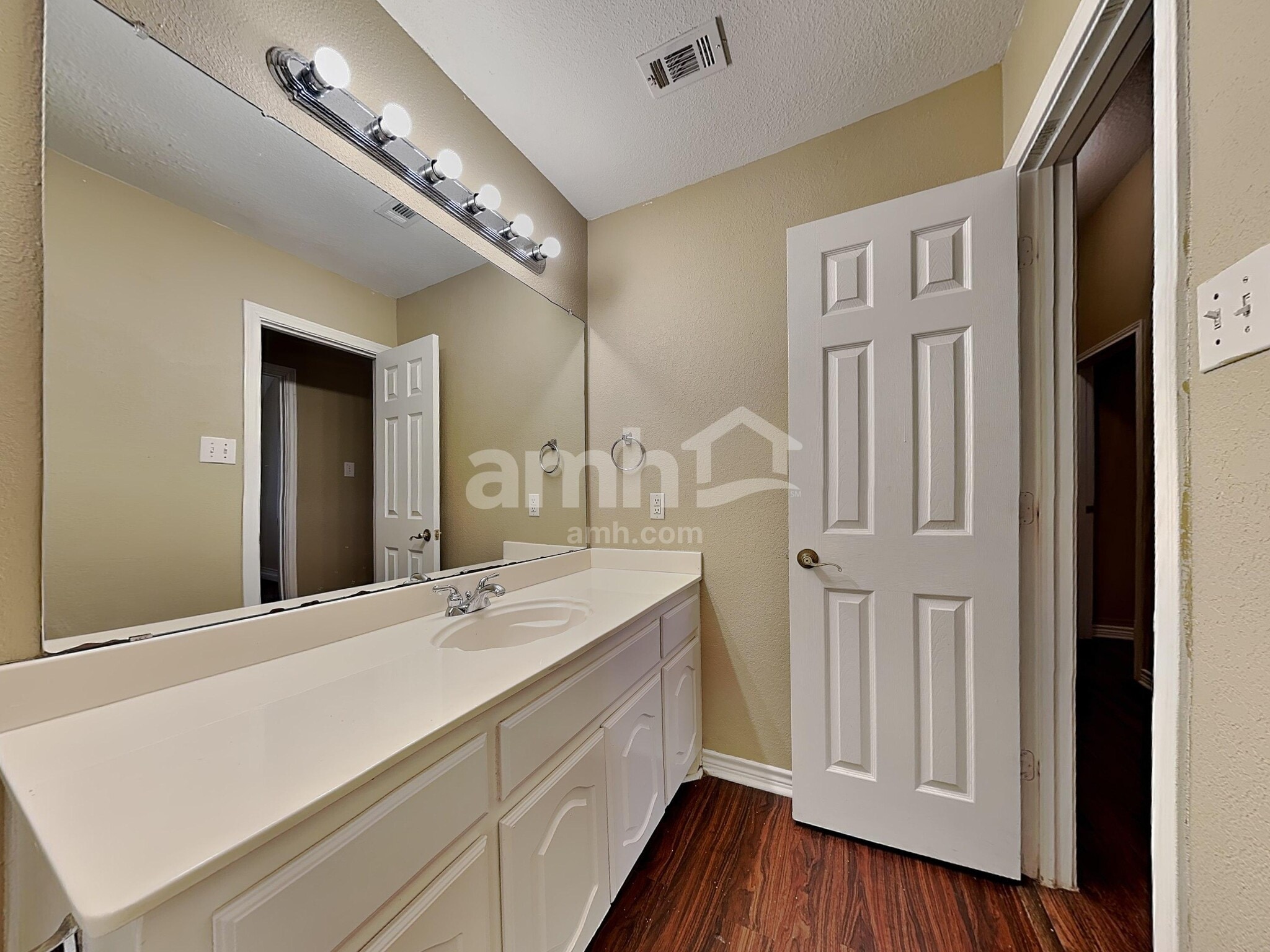 Building Photo - 7441 Sweet Meadows Dr