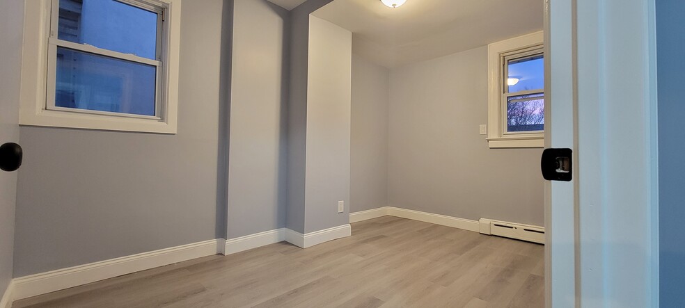 1st floor bedroom - 286 Nelson Ave